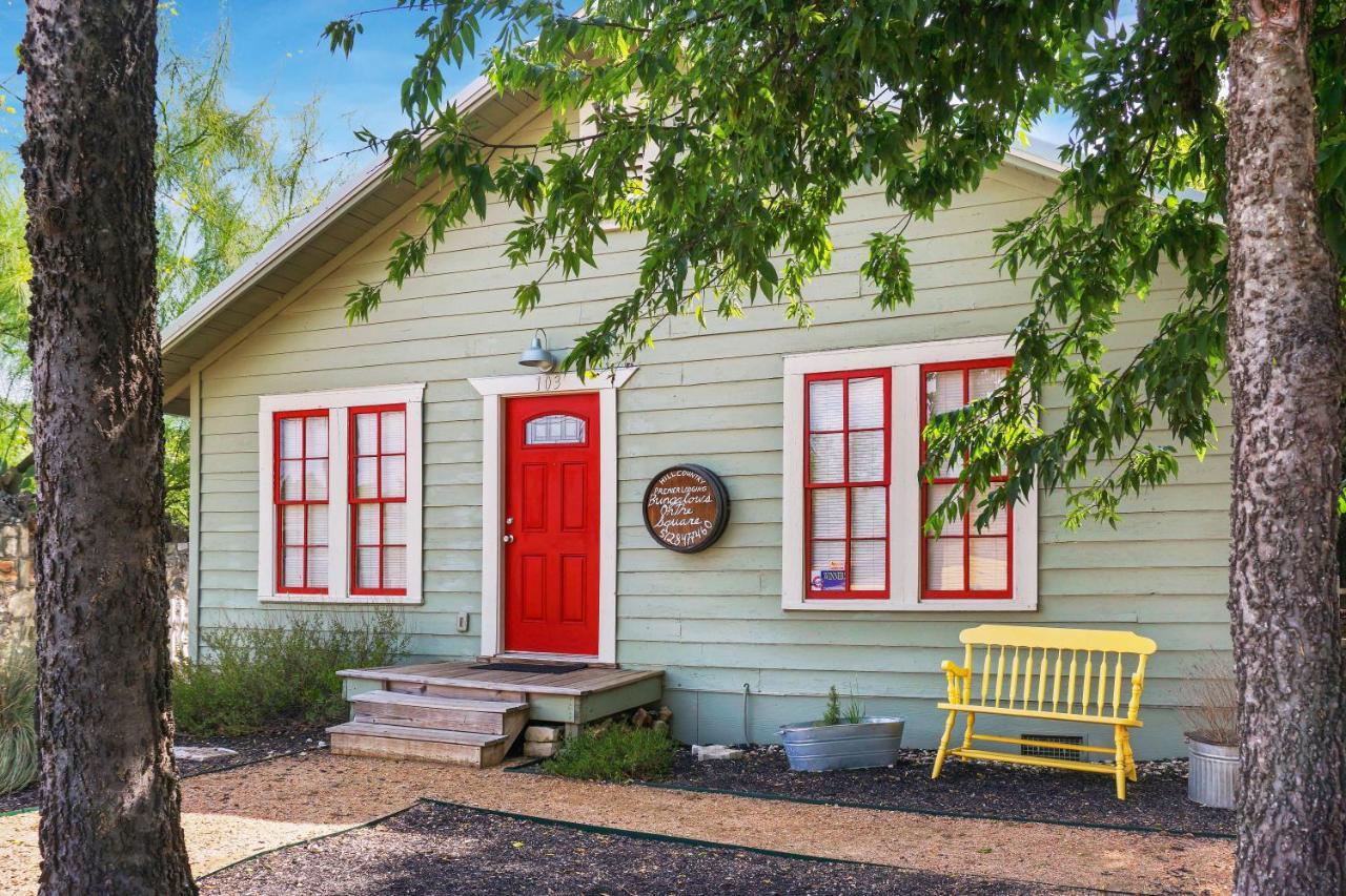 Bungalows On The Square- Unit 1 Wimberley Eksteriør bilde